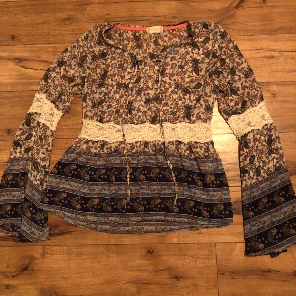 Altard state long sleeve top.